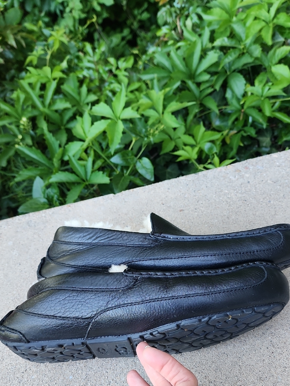 UGG Australia Men's Black Leather Shearling-Lined Slip-On Moccasin - Picture 17 of 17
